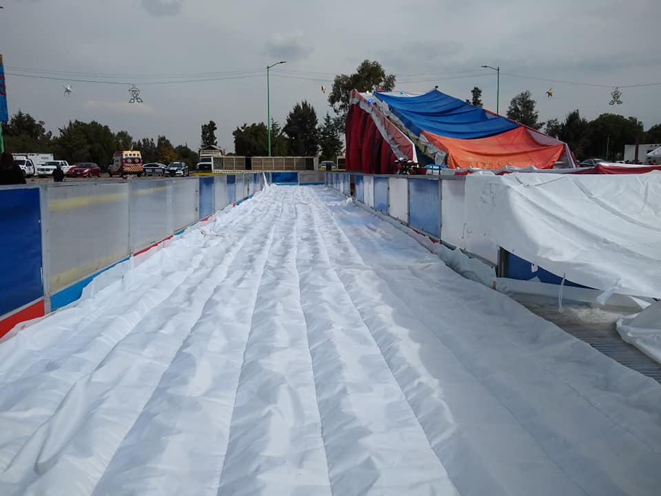 Conflicto por pista de hielo entre gobierno de Izcalli y empresario continúa; ya pasaron 3 años y medio