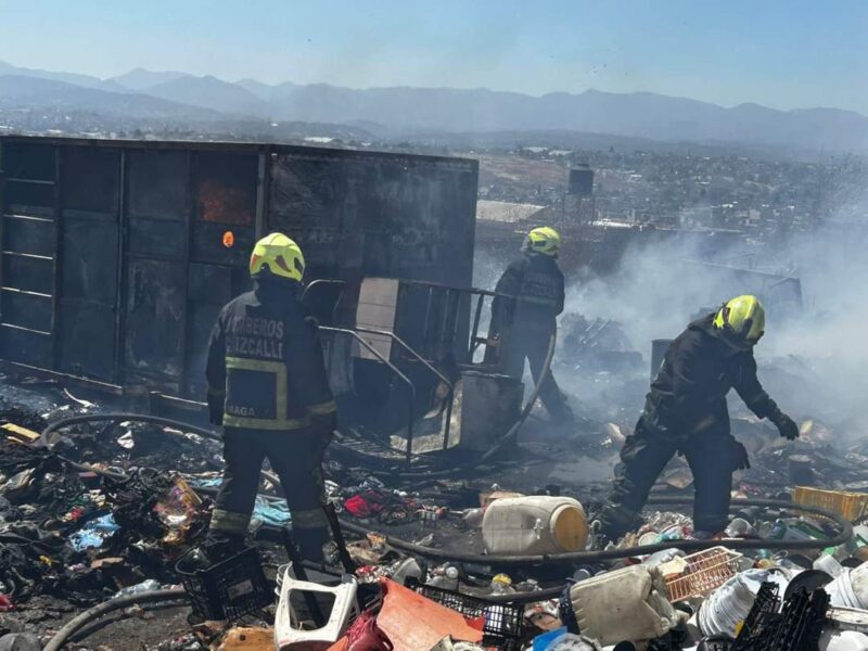 ¡Héroes sin capa! Bomberos de Izcalli se suman a erradicar incendios en Edomex