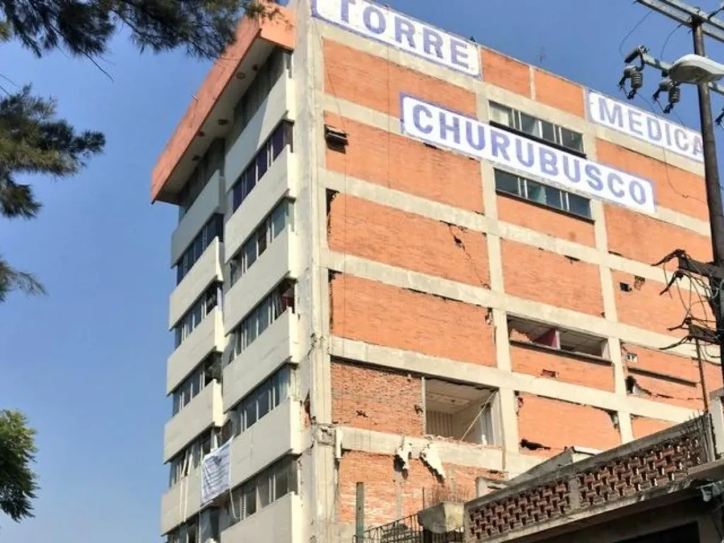 Edificio dañado Torre Médica Churubusco Foto: Informador Mx