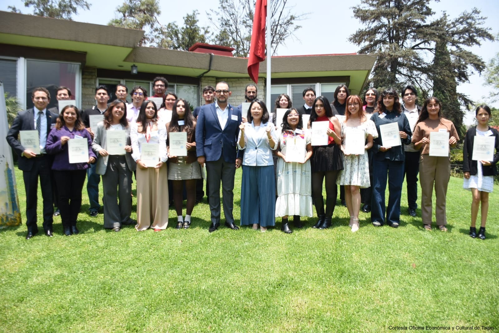 Egresada del TESCI gana beca para estudiar su maestría en Taiwán
